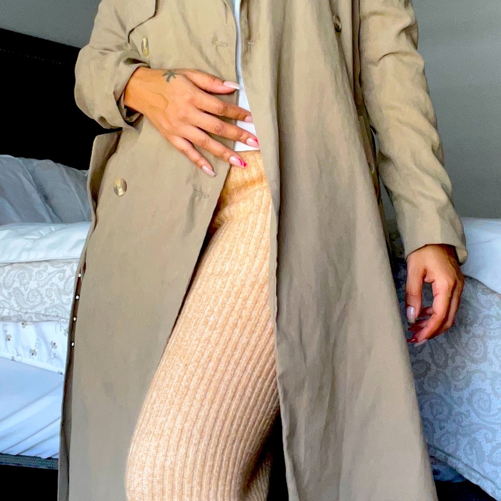 Lightweight trenchcoat